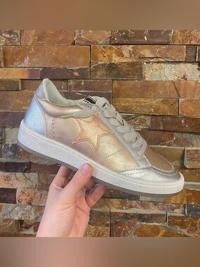 ShuShop Paz Metallic Rose Gold Sneaker women’s size 11
